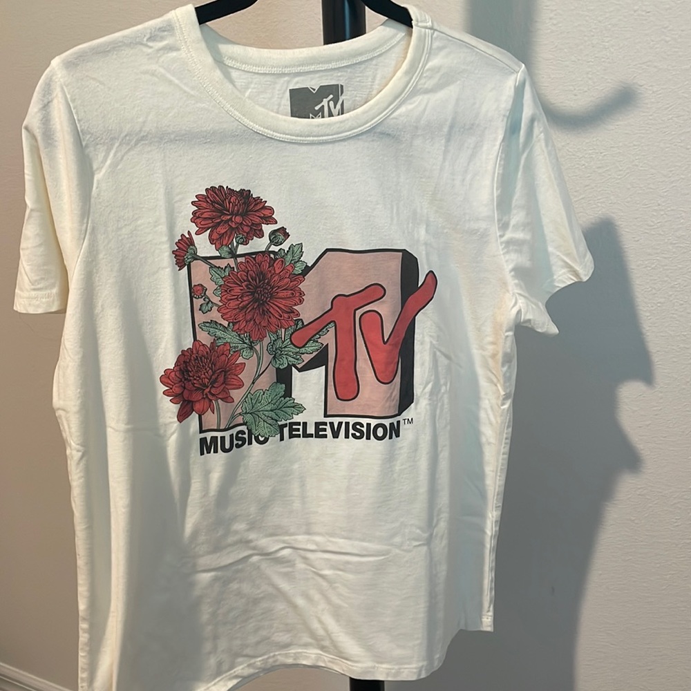 MTV tshirt size XL